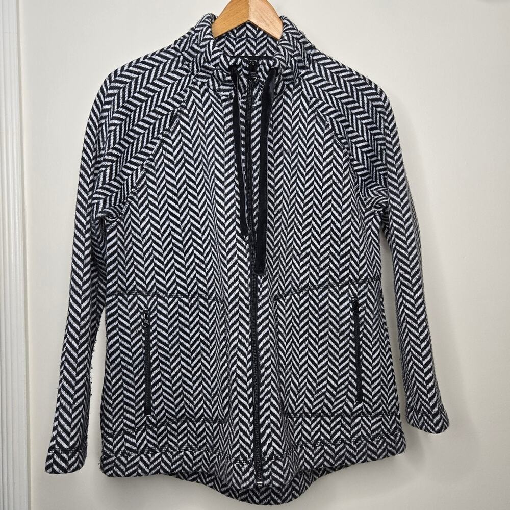 T by TALBOTS Black and White Chevron Knit Jacket with Pockets Size Mp